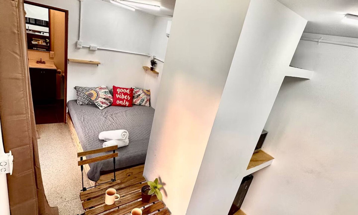 San Francisco Apartment | SeaVan Box #1: Eco-Container Studio w/High-Speed Wi-Fi & Deck
