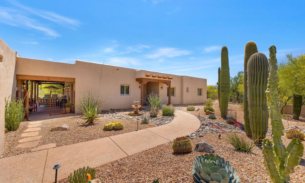 Tortolita House | Serene 1-acre Desert Escape with Private Pool & Epic Sunsets