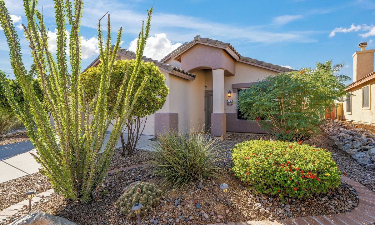 Quail Crossing House | Serene Vacation Home - Trails, Golf & Dining!