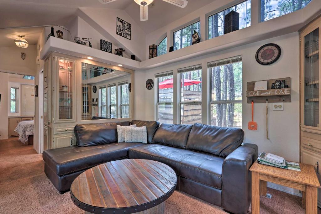 Show Low House | Show Low Retreat with Deck, 13 Mi to Hon-Dah!