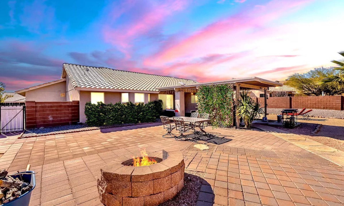 Sahuarita House | Sonoran Sanctuary in Sahuarita - 3 Bedroom Home - Back Yard Oasis with Hot Tub