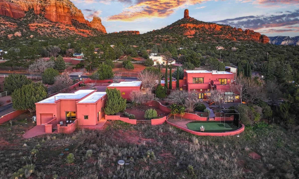 West Sedona House | Space, views & Sedona sunsets — all yours!