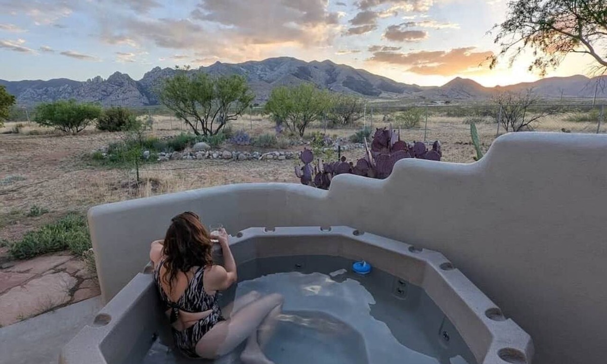 Cochise House | Spacious 2BR Getaway w/Hot Tub