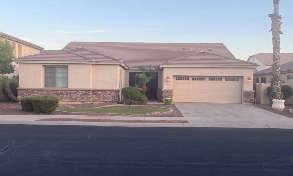 Los Arbolitos Ranch House | Spacious 4-bedroom house in delightful Avondale with WiFi, AC
