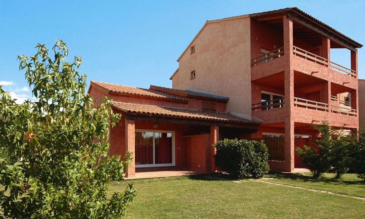 Ghisonaccia Apartment | Spacious Corsica Stay for 8 near Beach