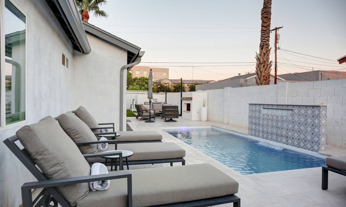 Peters View House | Spacious Oasis w/pool + fireplace!