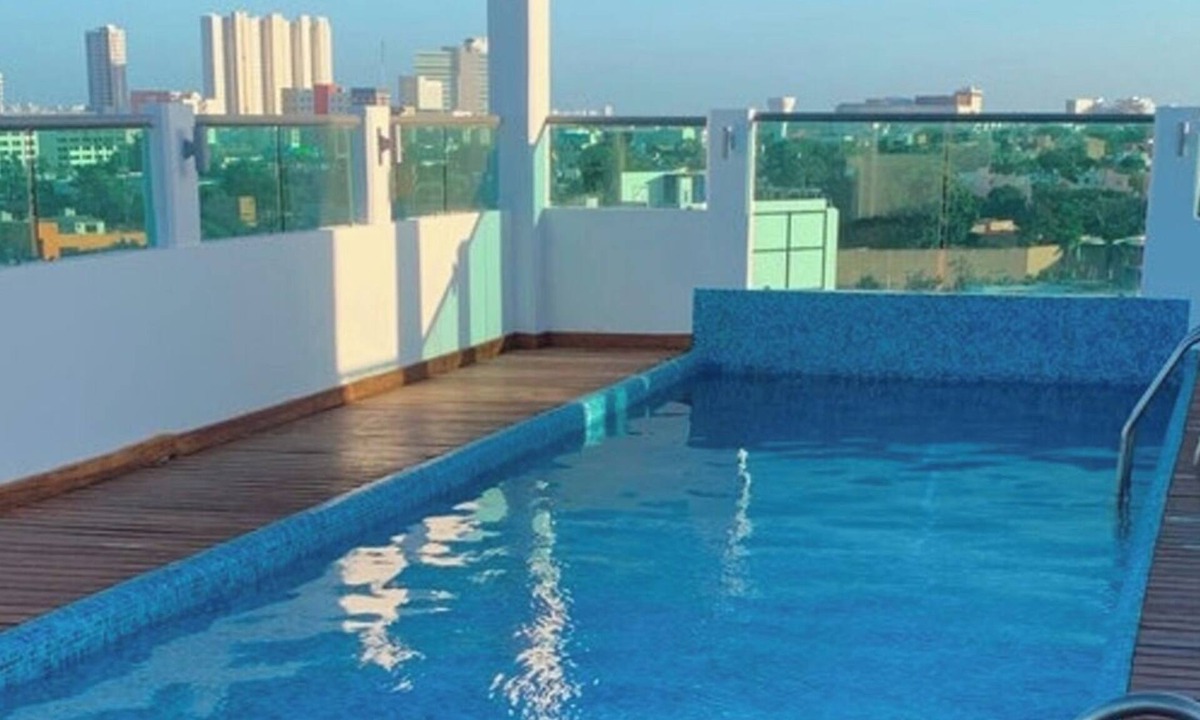 Downtown Cancun Hotel | Spacious Stay: 2 King Rooms + Balcony & Central Location for Exploring City Life