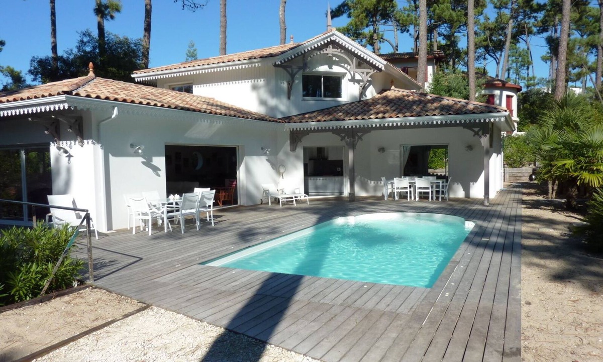 Arcachon Villa | Spacious villa, sunny, heated pool in Arcachon le Moulleau