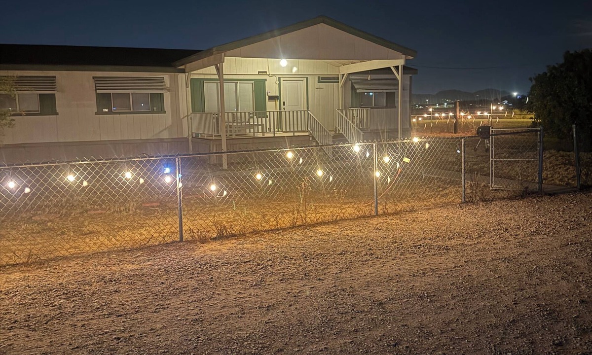 Scottsdale House | Spend a night on a farm.