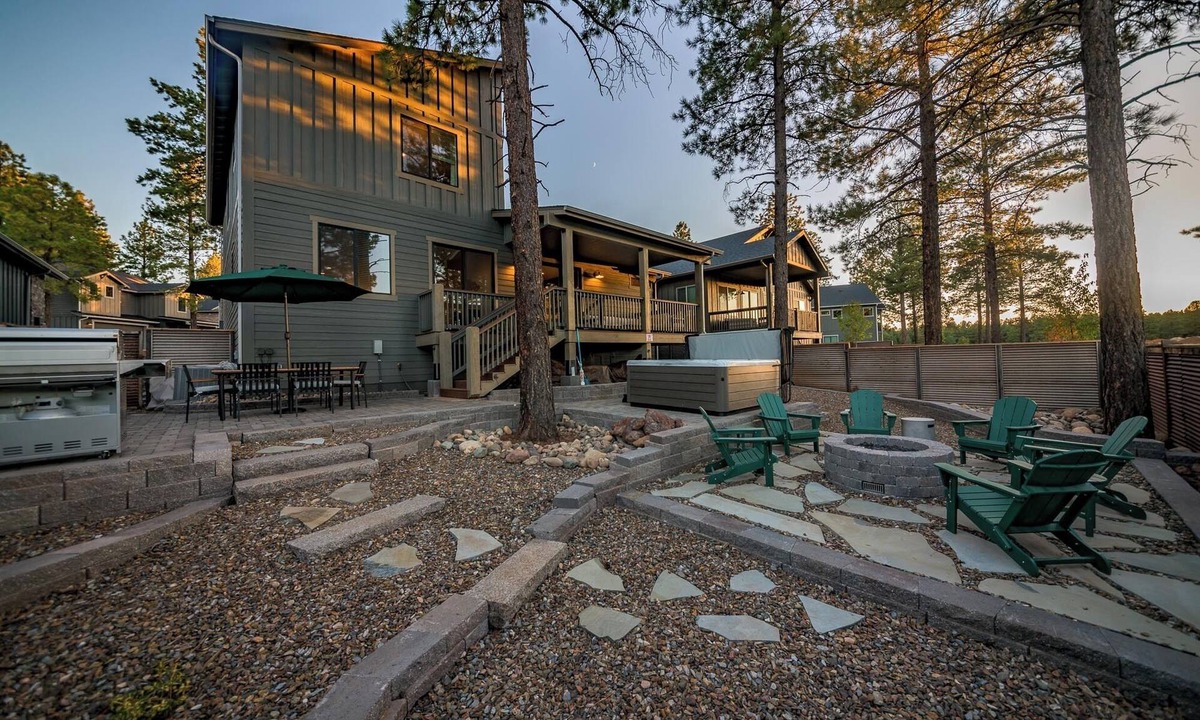 Flagstaff House | Stargazer - The Desirable Home w/AC and Hot Tub