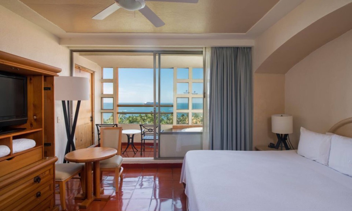 Marina Vallarta Condo | Stay Active – 2BR Condo with Gym and Pool