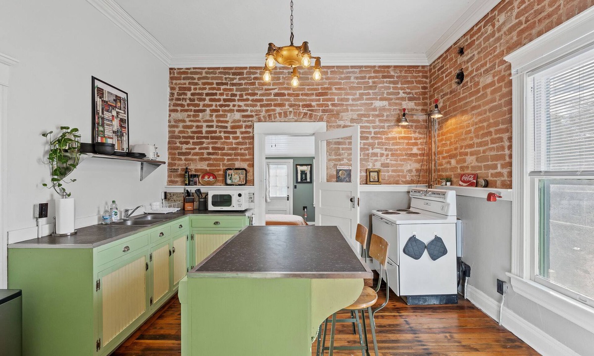 Barrio Santa Rosa House | Stay Where Tucson Locals Eat, Drink & Hang ! Historic Tucson Neighborhood