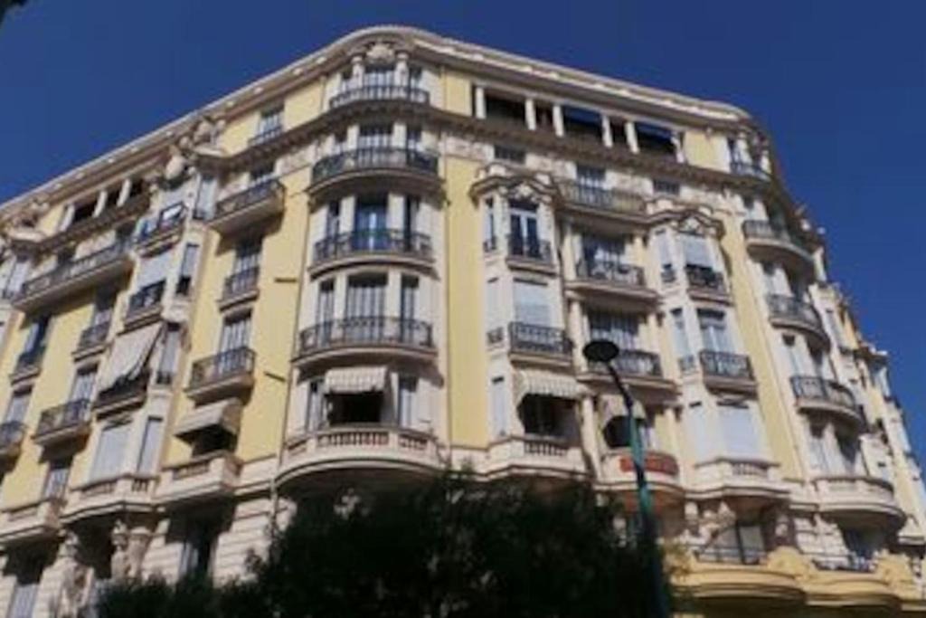 Menton Apartment | Studio Astoria