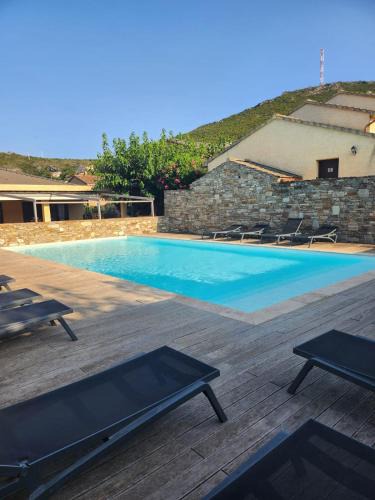 Sisco Apartment | Studio avec piscine