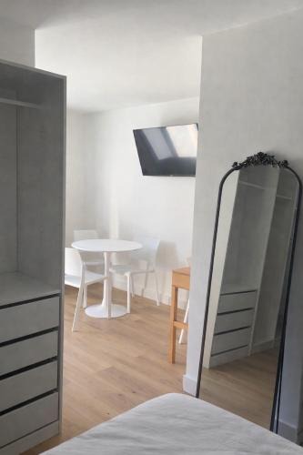 Corte Apartment | Studio climatisé avec terrasse privative
