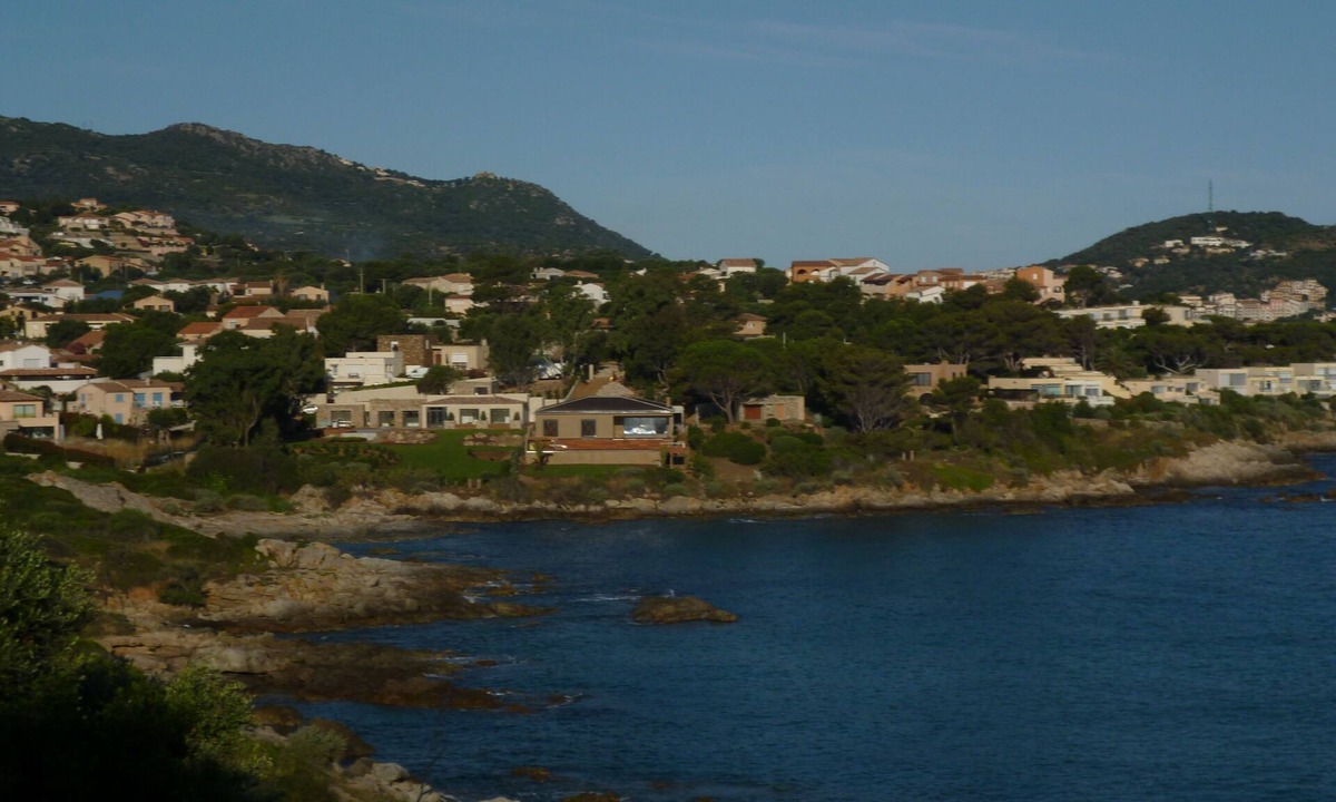 Monticello House | studio in quiet and sunny property near the sea.