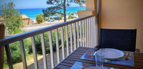 Algajola Apartment | Studio standing classé meublé de tourisme avec terrasse vue mer " les pieds dans l'eau " à Algajola