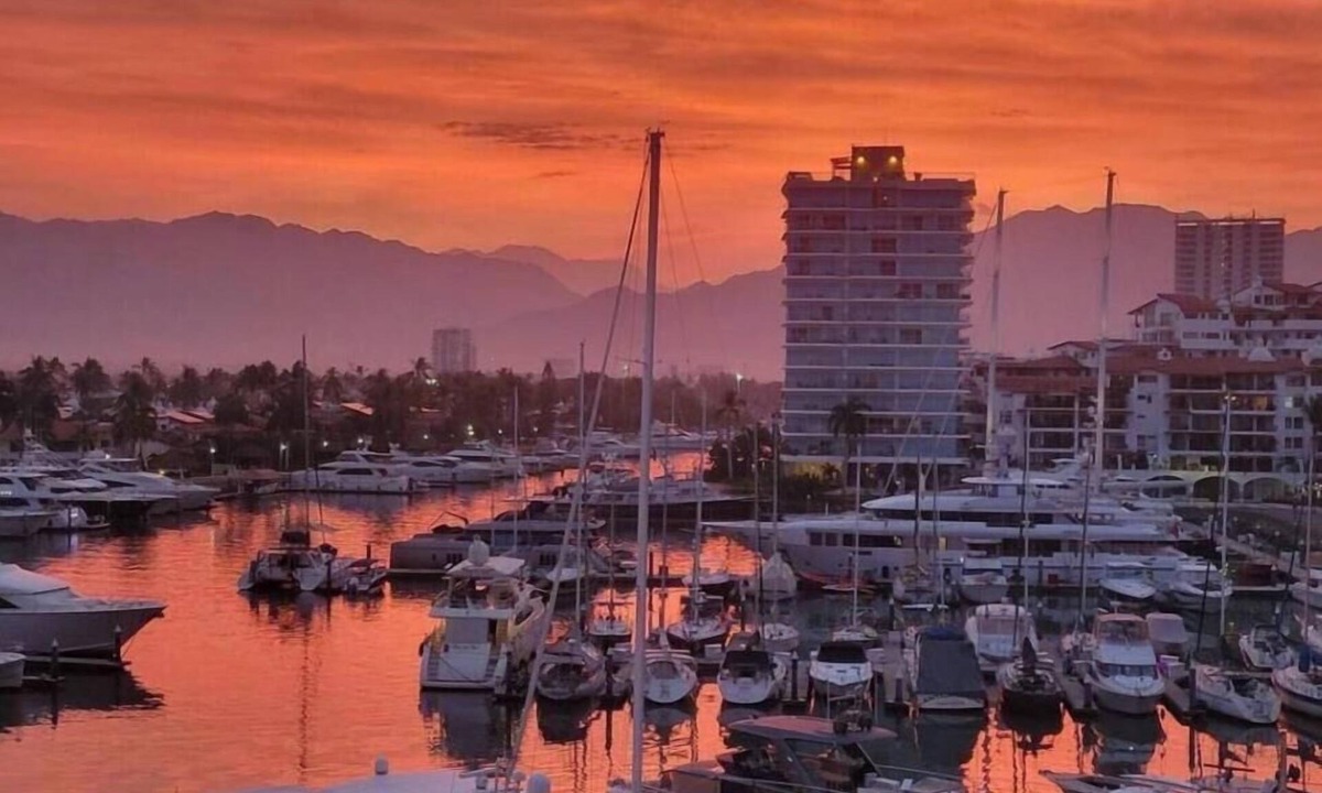 Isla Iguana Apartment | Stunning 3BR Apartment with A/C in the Heart of Puerto Vallarta