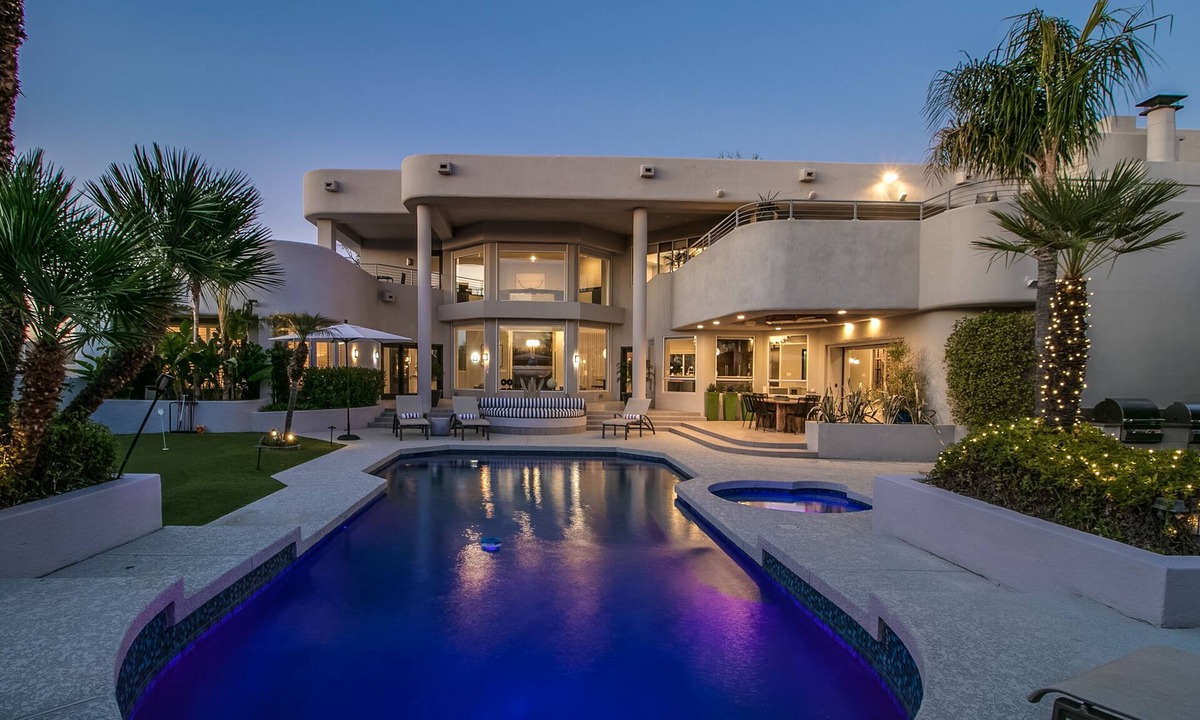 North Scottsdale House | Stunning North Scottsdale Estate! Private Sanctuary w/Resort Like Yard!