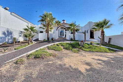 Las Conchas House | Stunning Private Home Villa de las Tres Sirenas