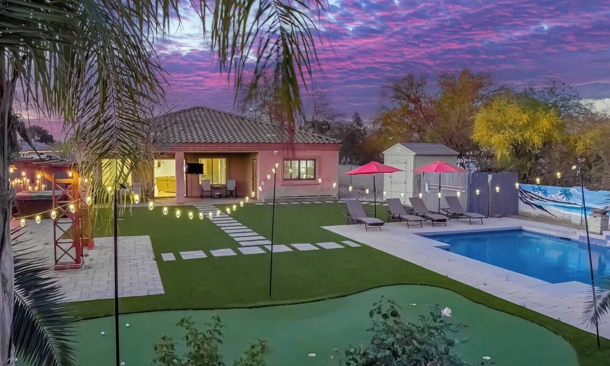 Paradise Valley Village House | Stylish 4BR Desert Oasis with Pool and Spa, Putting Green