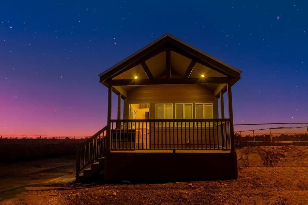 Valle Cabin | Stylish Tiny Home Retreat with Loft & Stargazing Deck in Williams, Arizona