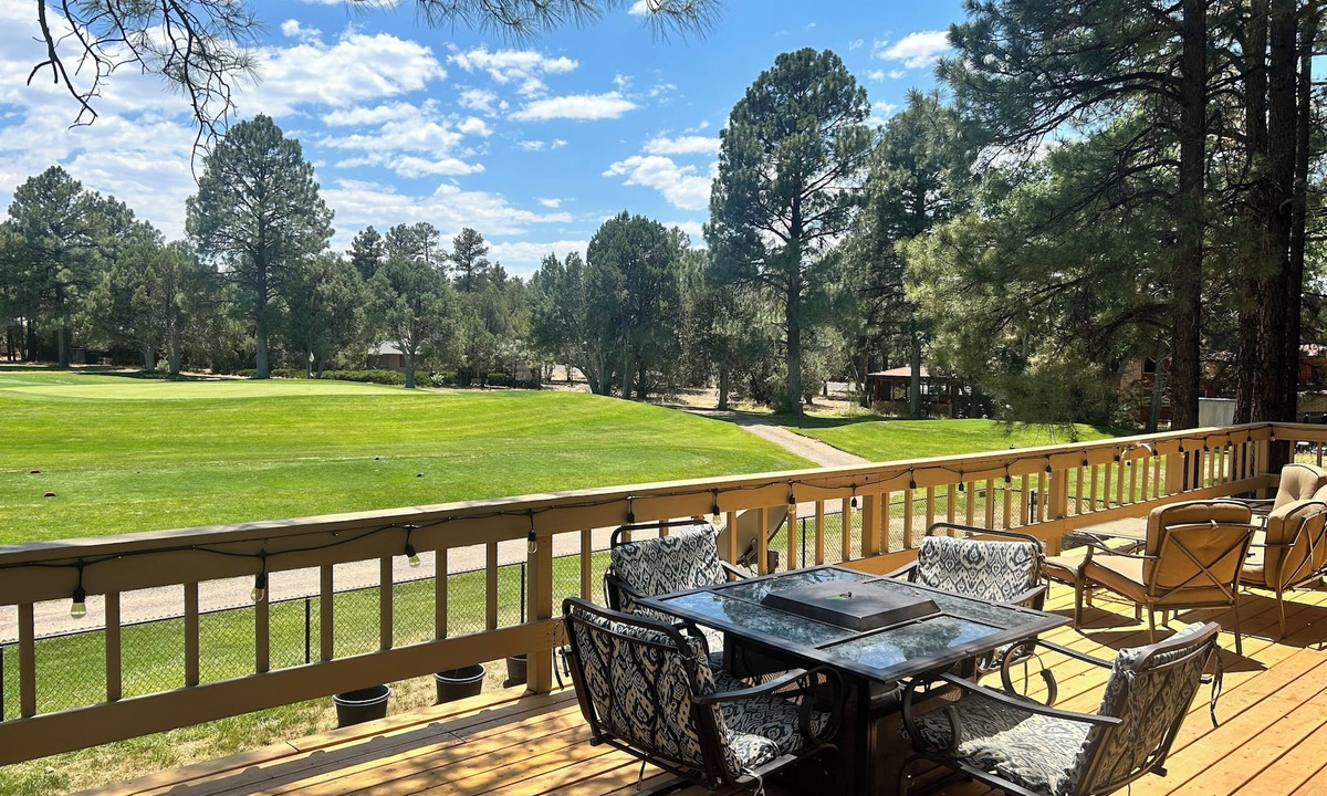 Torreon House | Sunshine, Golf & Cabin Vibes Pet-Friendly Summer Escape