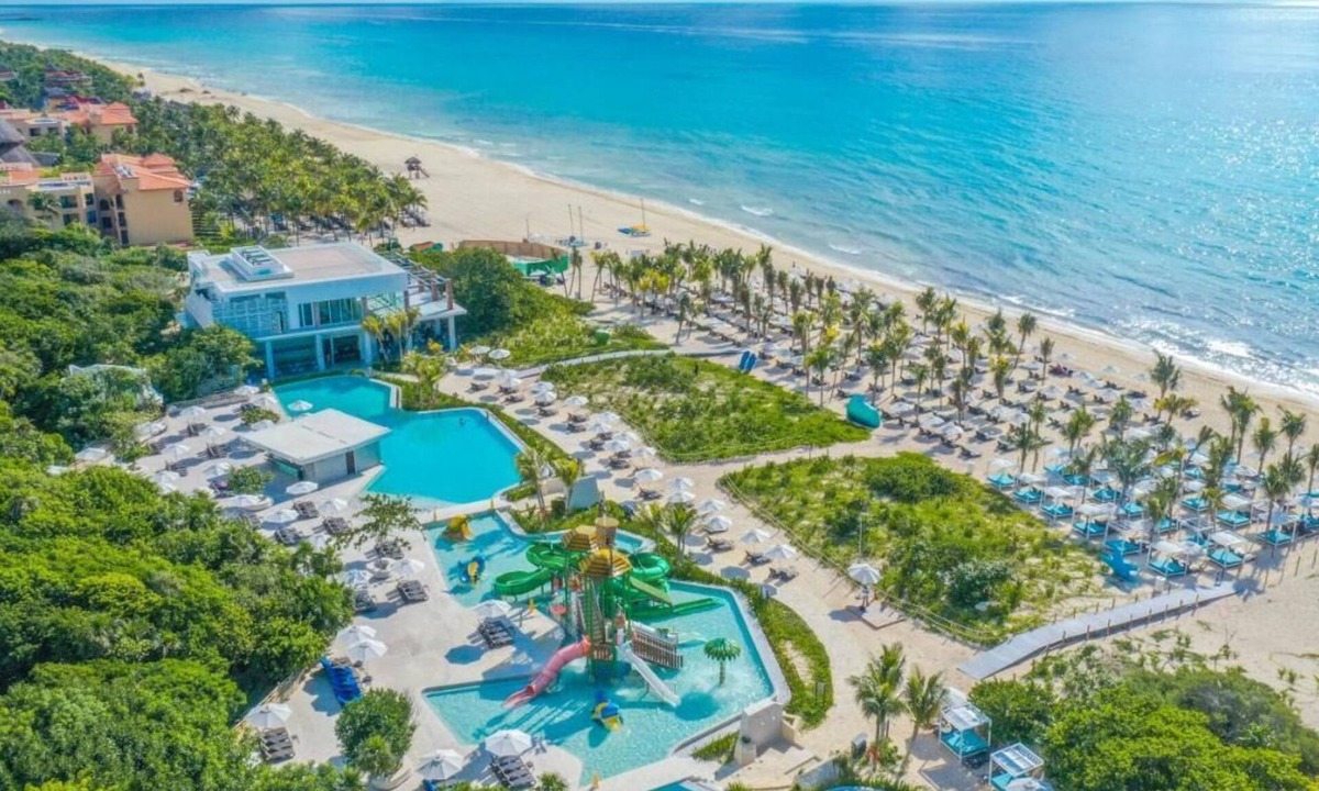 Playacar Fase II Resort | SuperHost Sandos Playacar Kids Eat FREE