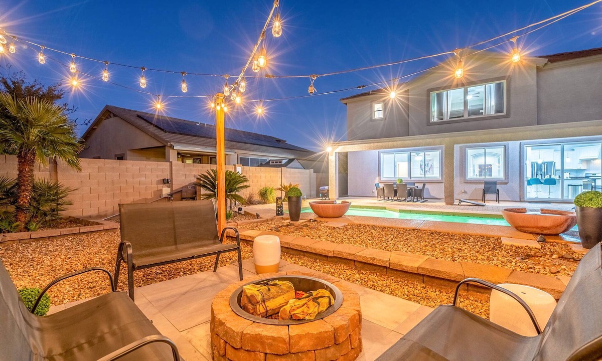Rancho Gabriela House | Surprise Oasis: Heated Pool+Bonfire+Long-Term Stay