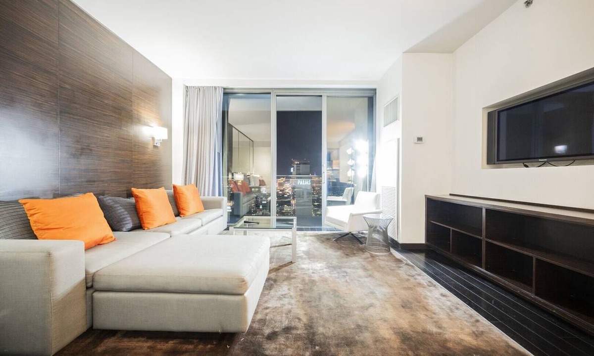 Las Vegas Apartment | SVS: High Floor Strip View Studio | Open Balcony | Palms Place