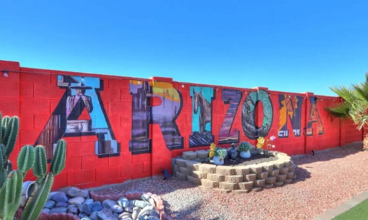 Maricopa House | Swim Up Oasis, Hot Tub, Game Room, 100” TV