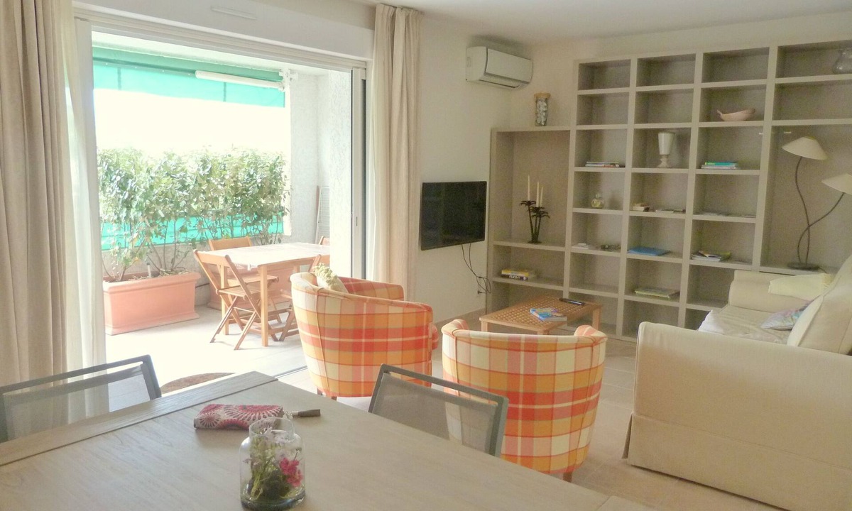 Saint-Florent Apartment | T3 CLIMATISE DANS SAINT FLORENT, parking & Wifi