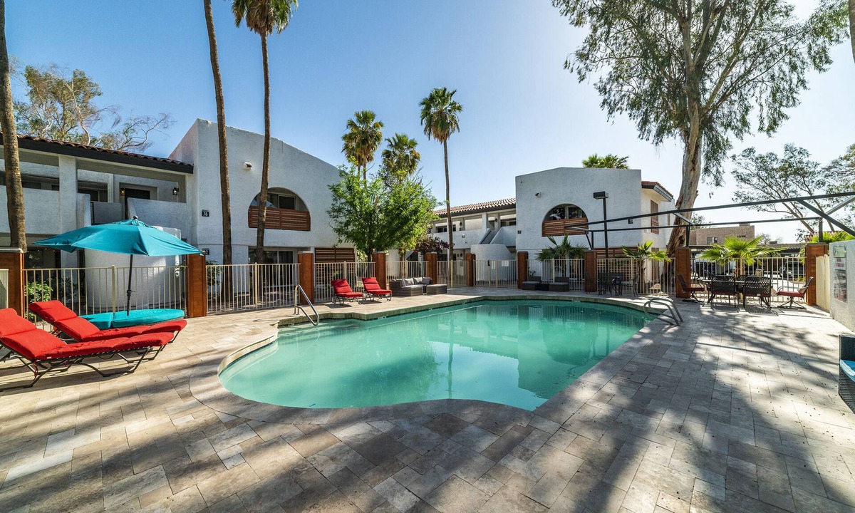 Casa Grande Apartment | The Avenida Condominiums