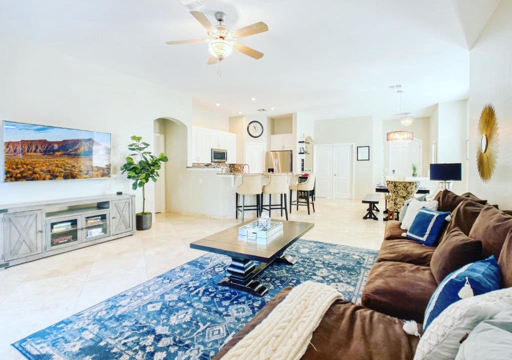 Paradise Valley Village House | The Bella
