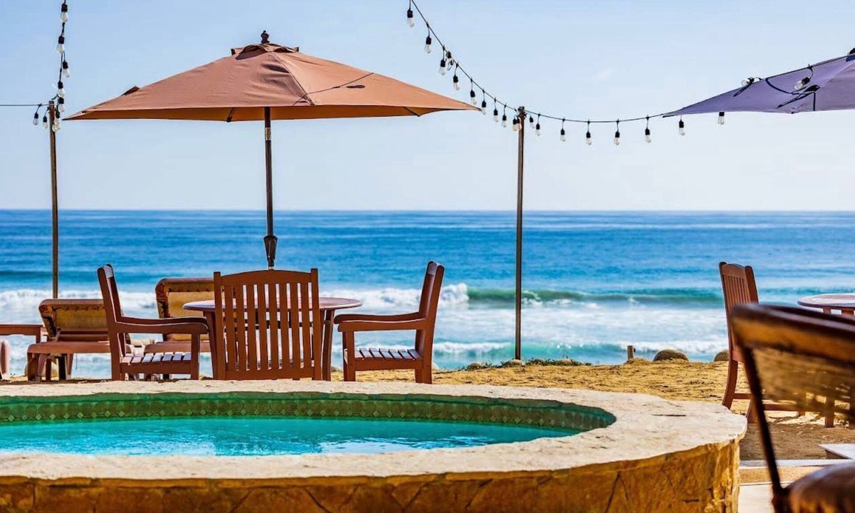 Cerritos Hotel | The Cerritos Beach Inn