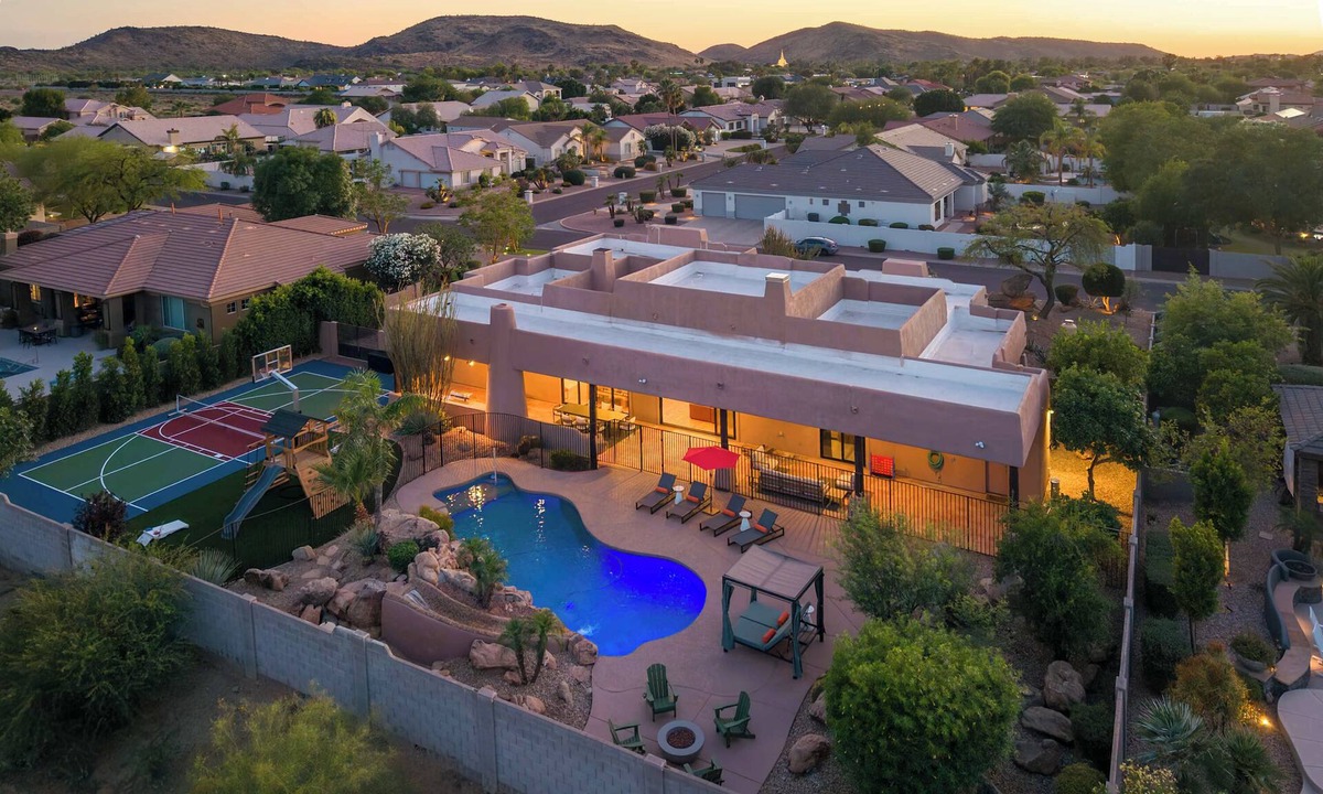 Deer Valley House | The Good Life Oasis | Luxury 5BR Home | Sleeps 16