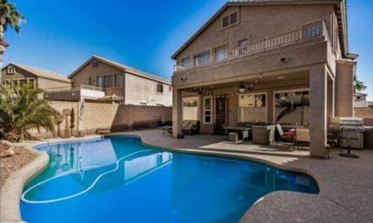 Foothills Reserve House | The Reserve Large Home and Pool