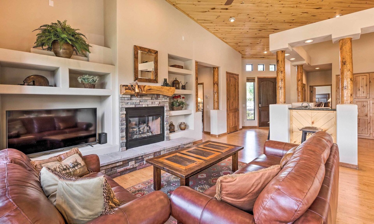 Torreon House | Torreon Townhome w/Balcony: Hike, Fish & Unwind!