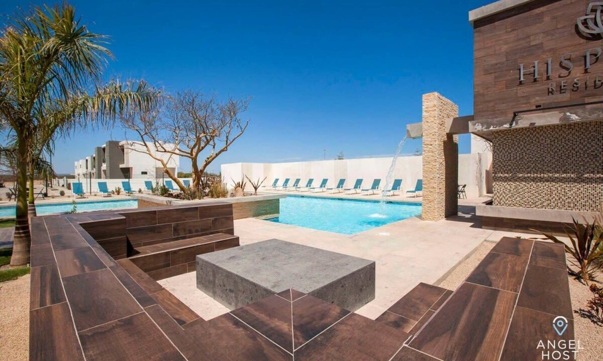 La Paz House | Townhome w/Private Patio, Parking & POOL onsite