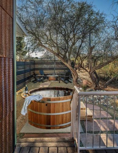 Cornville House | Tu'nlii House Creekfront for 9 Hot Tub, Fire Pit, Secret Door