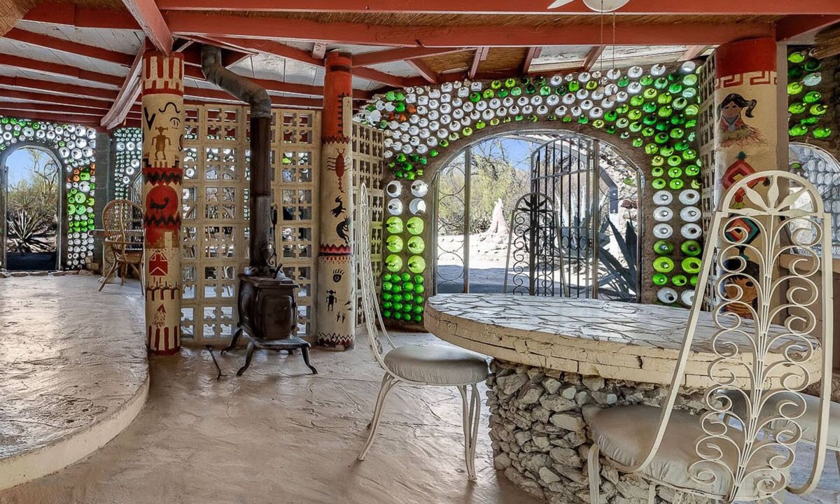 Tucson House | Tucson Bottle House - An Artsy and Unique 3 Bdrm house - New Listing Discounts