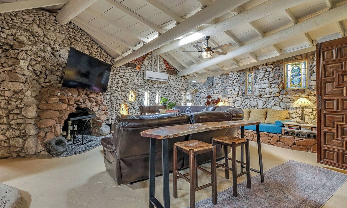 Tucson House | Tucson Bottle House - Both Main and Guest Houses - New Listing Discounts!