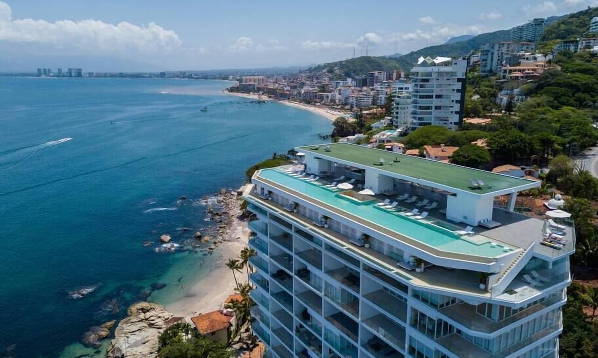 South Shore Hotel Area Apartment | Unique 2BR Corner Luxe Condo at Orchid by *Maxwell