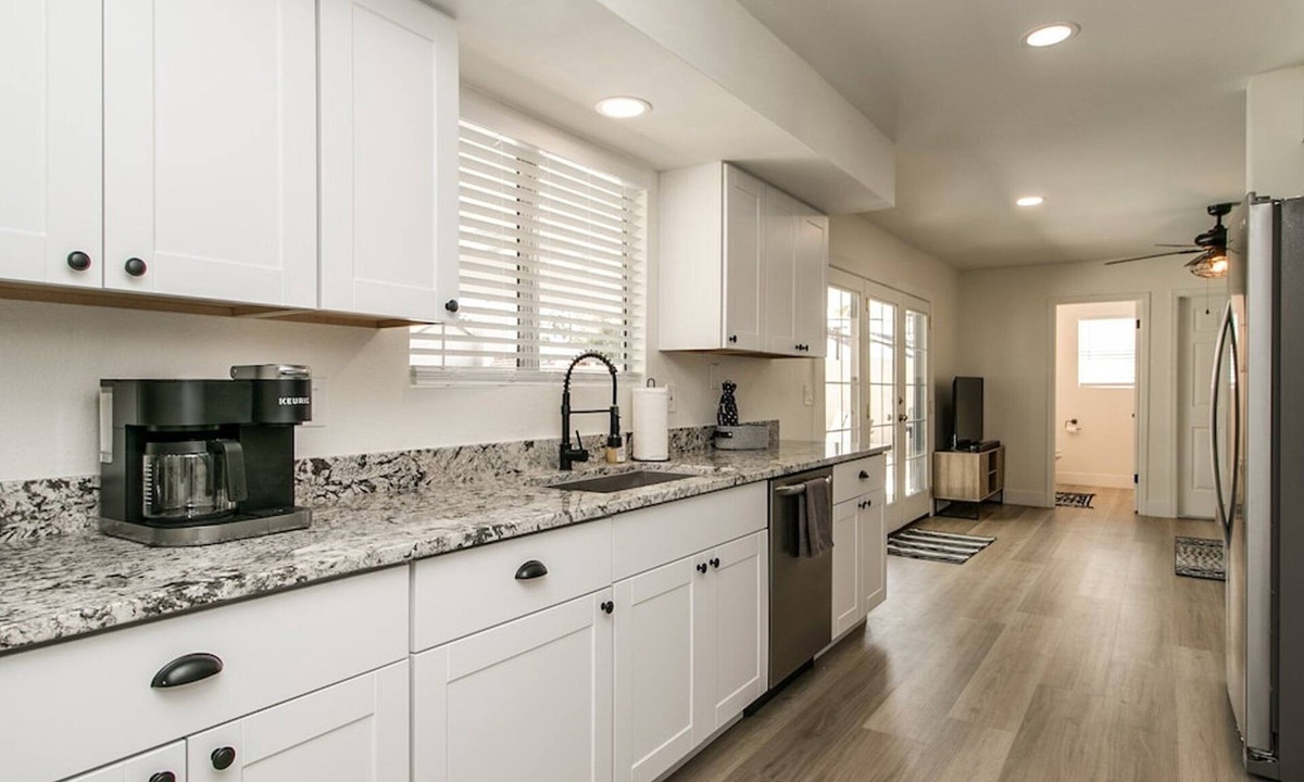 Glendale House | Upgraded 4-Bdrm Beautiful Home W/Pool!