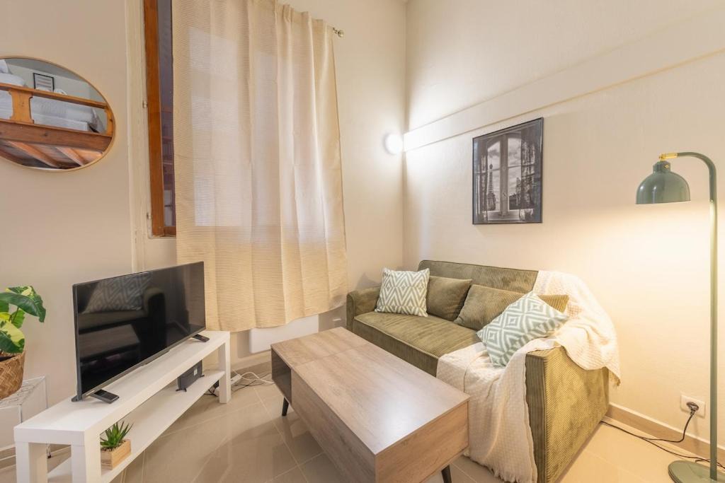 Sevran Apartment | Urban Nest