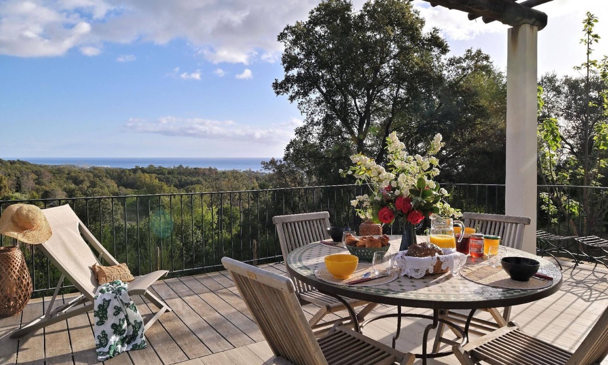 Cervione House | Villa Belle Vue, seafront, 1-2 pets allowed