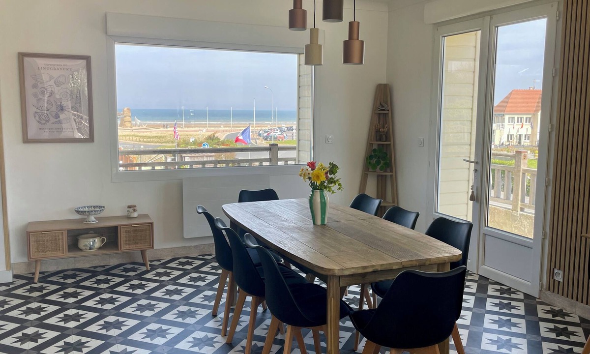 Saint-Laurent-sur-Mer Villa | Villa des Braves 50m from the magnificent landing beach: Omaha Beach!