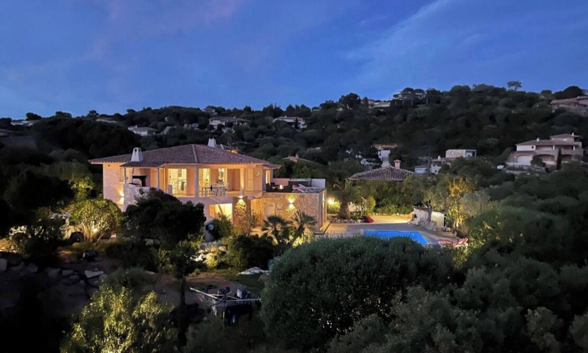 Cirendinu Villa | Villa LORINADU panoramic sea view and beach within walking distance (800m)