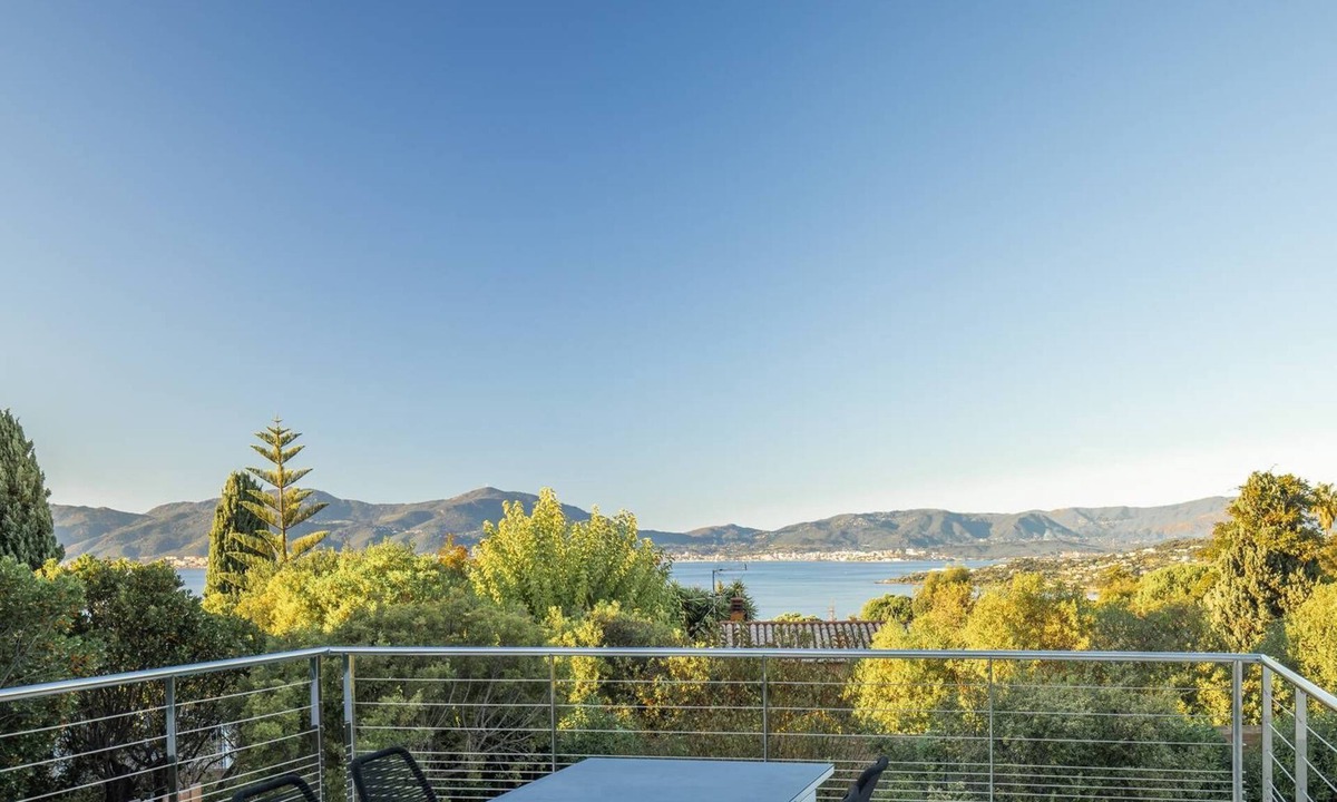 Molini House | Villa MIMOSA - 4 Bedrooms, Pool, Close to the Beach
