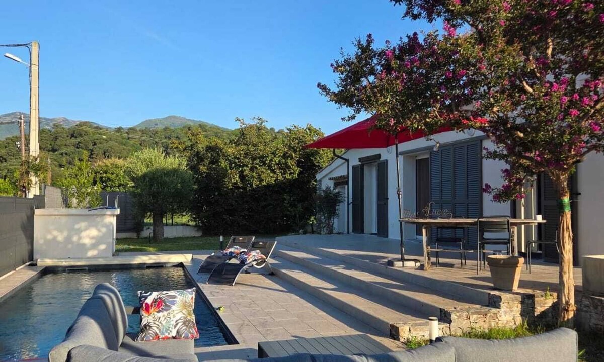 Santa-Lucia-di-Moriani Villa | Villa with pool